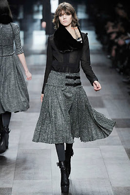 Couture Carrie: Glamorous Gams